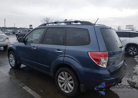 2011 Subaru Forester 2.5X Premium z USA, uszkodzony, nr VIN JF2SHADCXBH736509